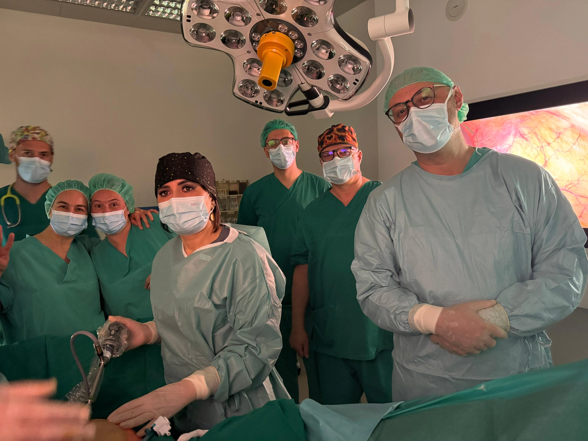DR. ADMIR AGIĆ U STRUČNOJ POSJETI OPĆOJ BOLNICI PRIM. DR. ABDULAH NAKAŠ: KONTINUIRAN TRANSFER ZNANJA JAČA DOMAĆE MEDICINSKE KAPACITETE